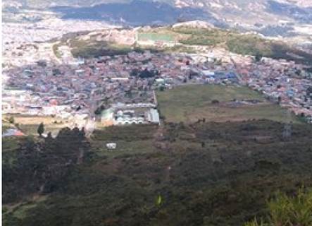 panorámica del sector norte de la UPZ La Flora, desde el piedemonte del cerro Cruz Verde